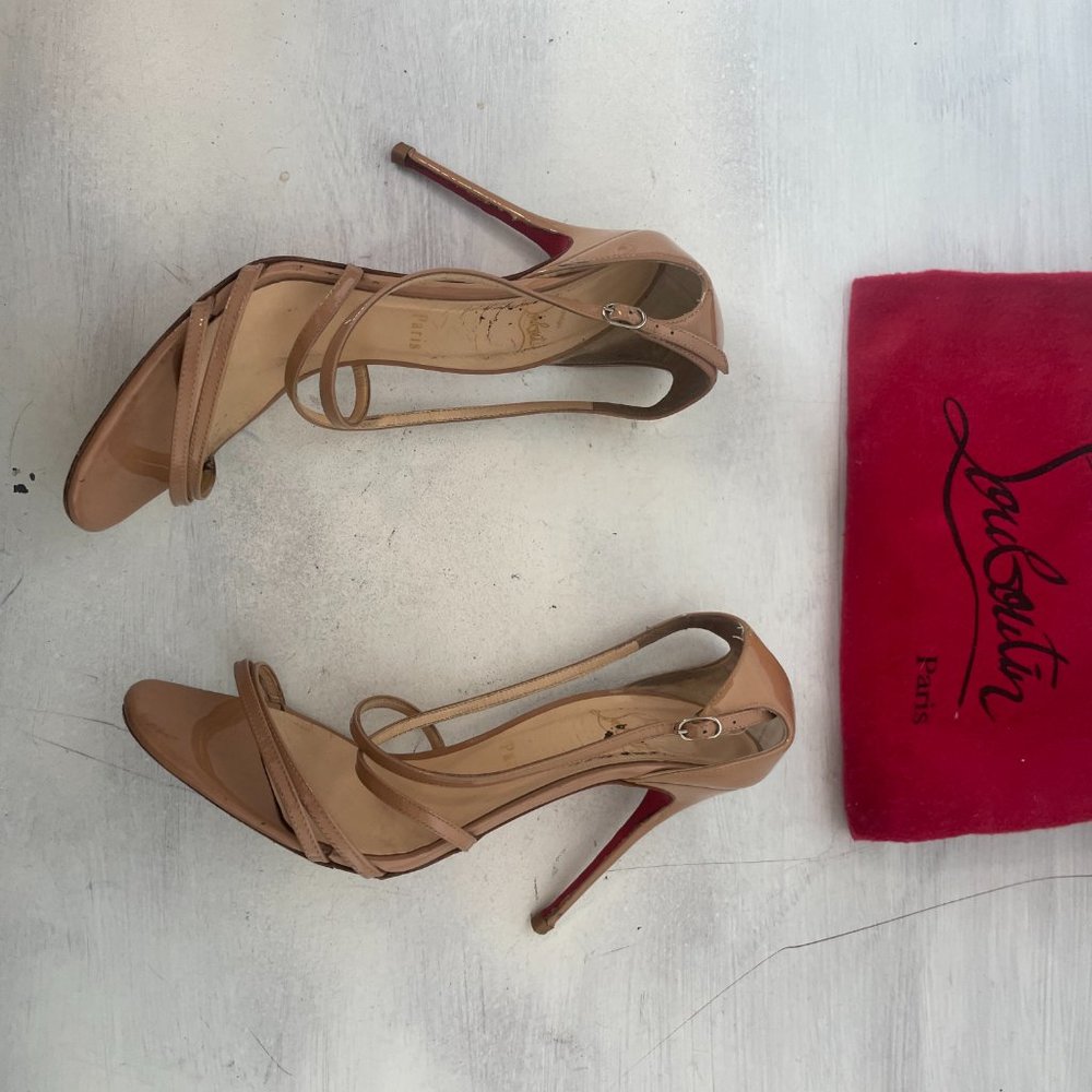 Christian Louboutin Gwynitta Sandals Nude Patent Leather Strappy Heels Size 39 - Picture 4 of 14